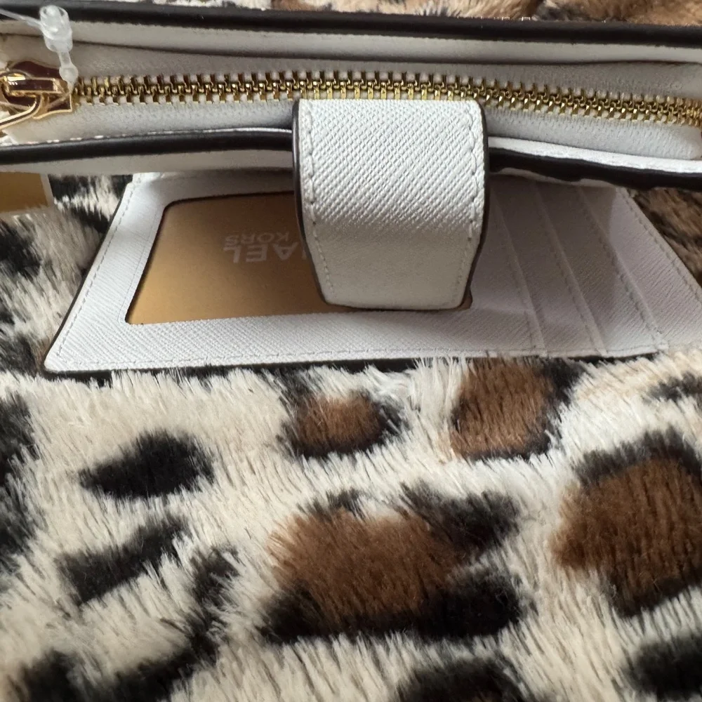 White MICHAEL KORS Mirella Medium Shopper Tote w/ matching wallet - NWT - Picture 5 of 7